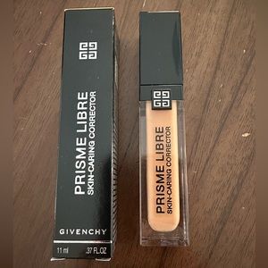 Prisme libre skin-caring corrector color peach by Givenchy